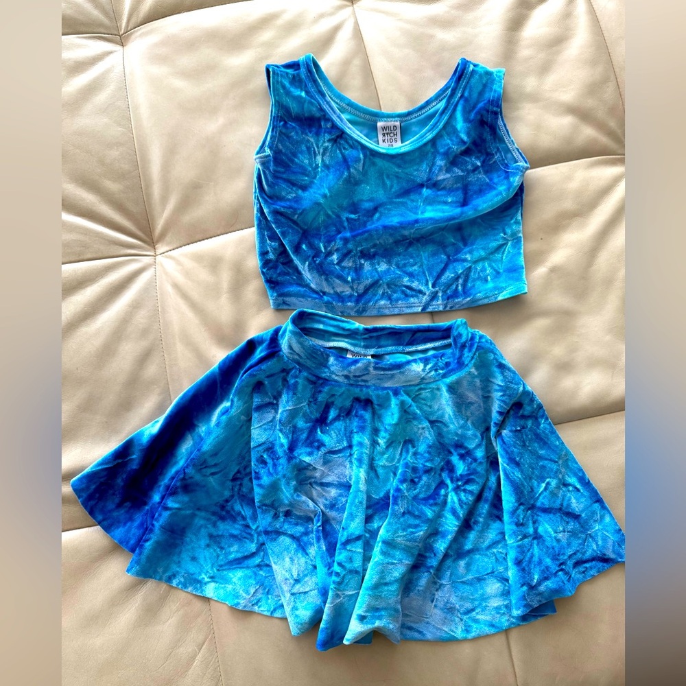 Wild rich kids velvet 2 piece size 7/8